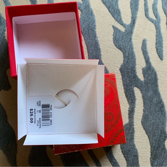 Free with any order Macy’s Holiday Lane Angel Pin - Picture 3 of 3